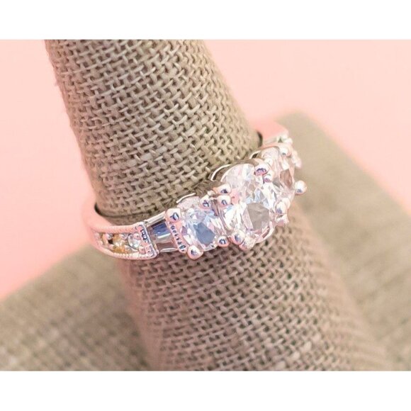 Vintage Triple Diamond Supremacy Ring | Size 9 | Avon | H25 - Picture 2 of 3